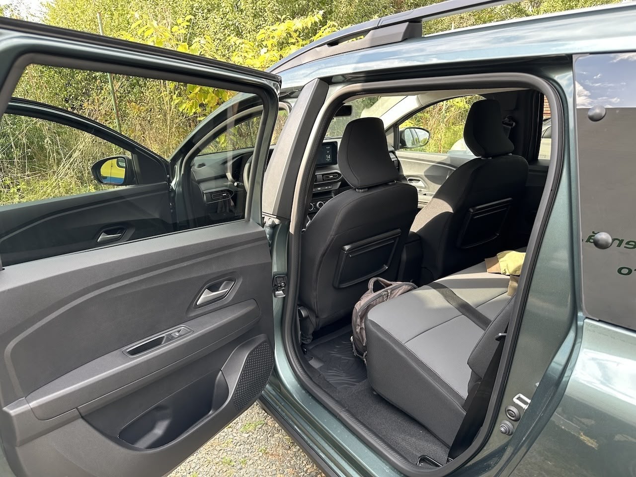 Dacia Jogger 1.0 GPL 7 Locuri: O Alegere Inteligentă