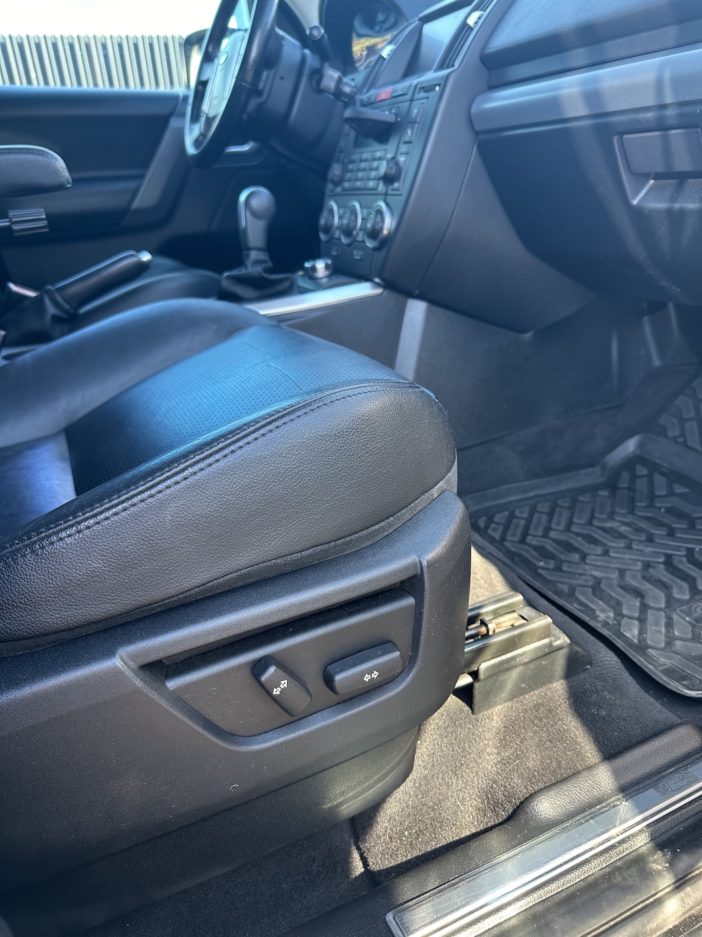 Land Rover Freelander 2.2 (2008): Robust și Capabil