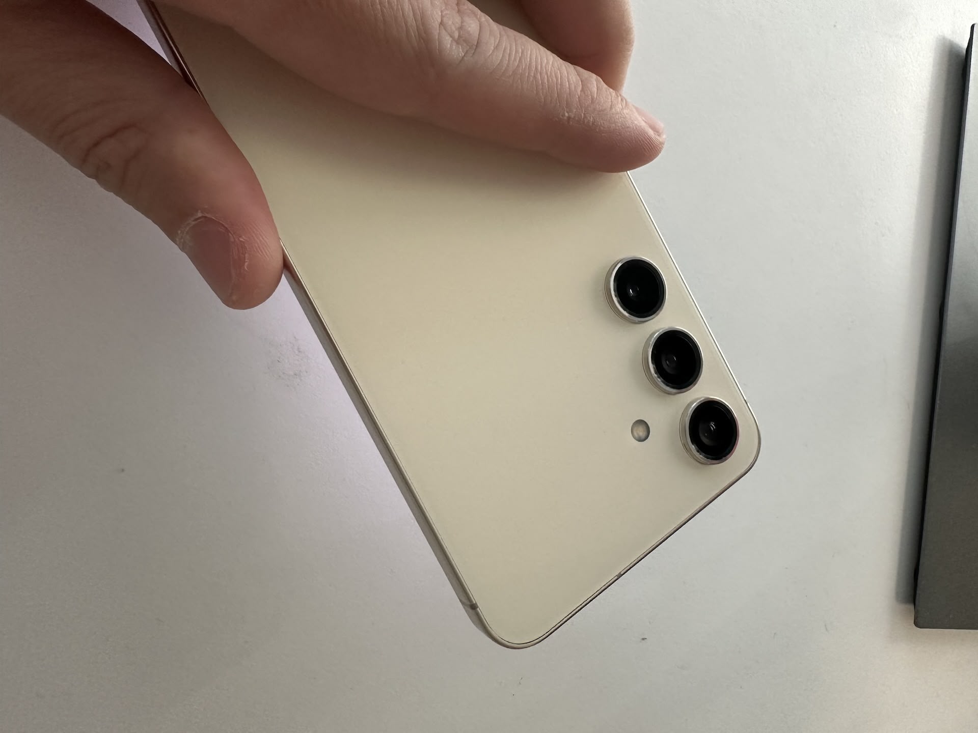 Samsung Galaxy S24:  Impresionant si in 2024