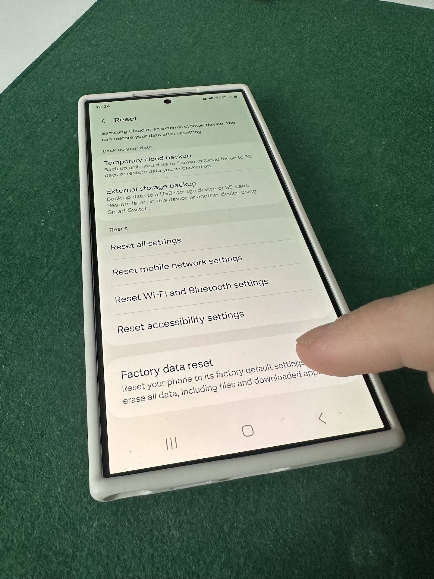 Factory Reset Samsung S24 Ultra: Ghid Complet