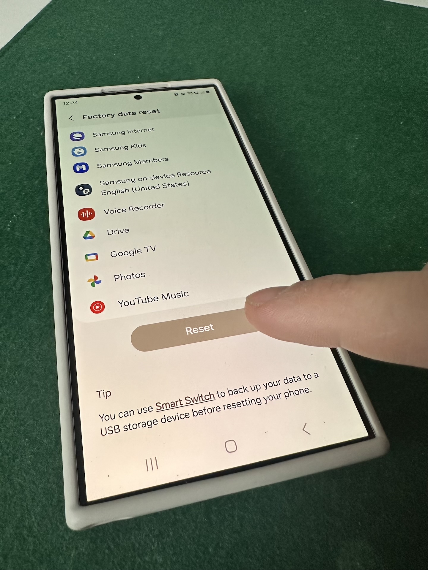 Factory Reset Samsung S24 Ultra: Ghid Complet
