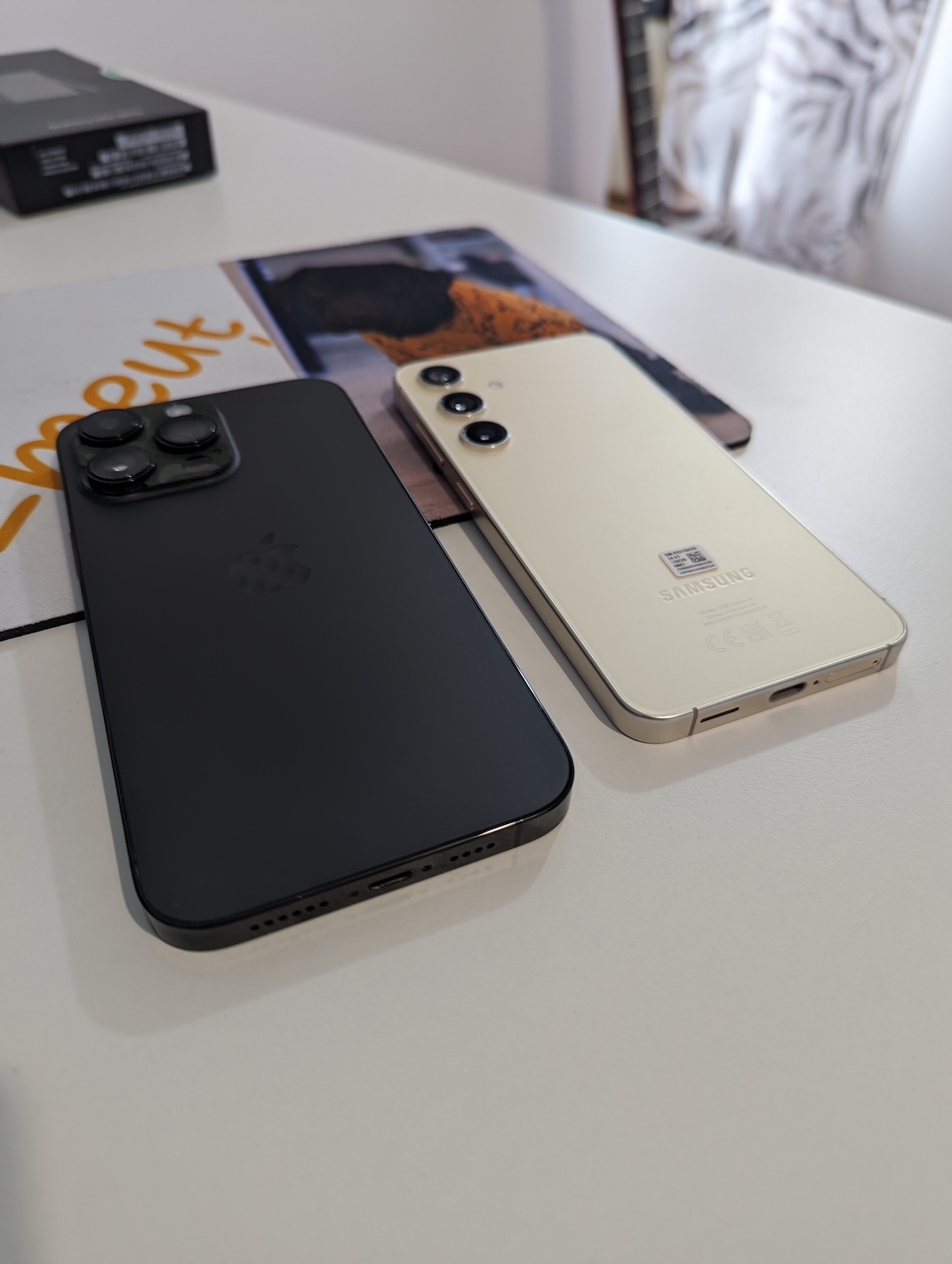 Samsung Galaxy S24 vs iPhone 14 Pro Max: Bătălia Titanilor în 2024