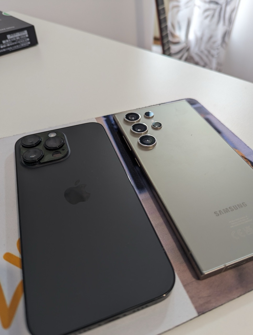 Samsung Galaxy S24 Ultra vs iPhone 14 Pro Max în 2025