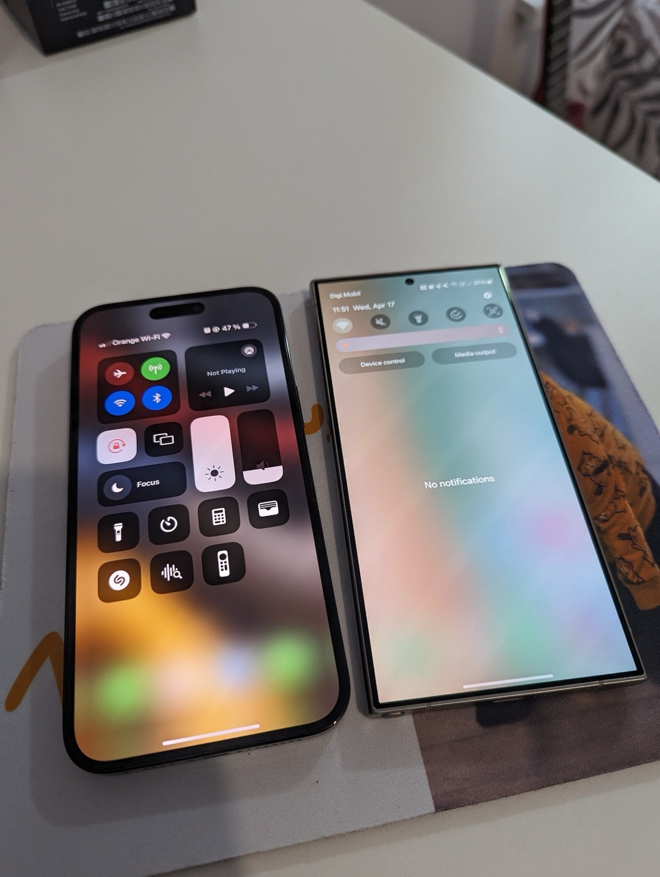 Samsung Galaxy S24 Ultra vs iPhone 14 Pro Max în 2025