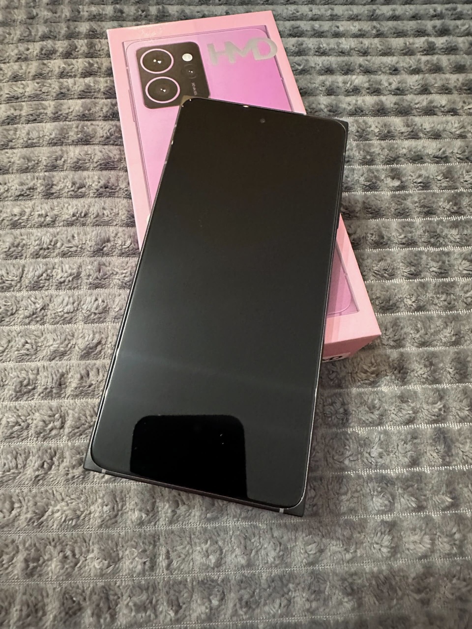 HMD Skyline: Un Telefon Reperabil cu Ambiții Înalte