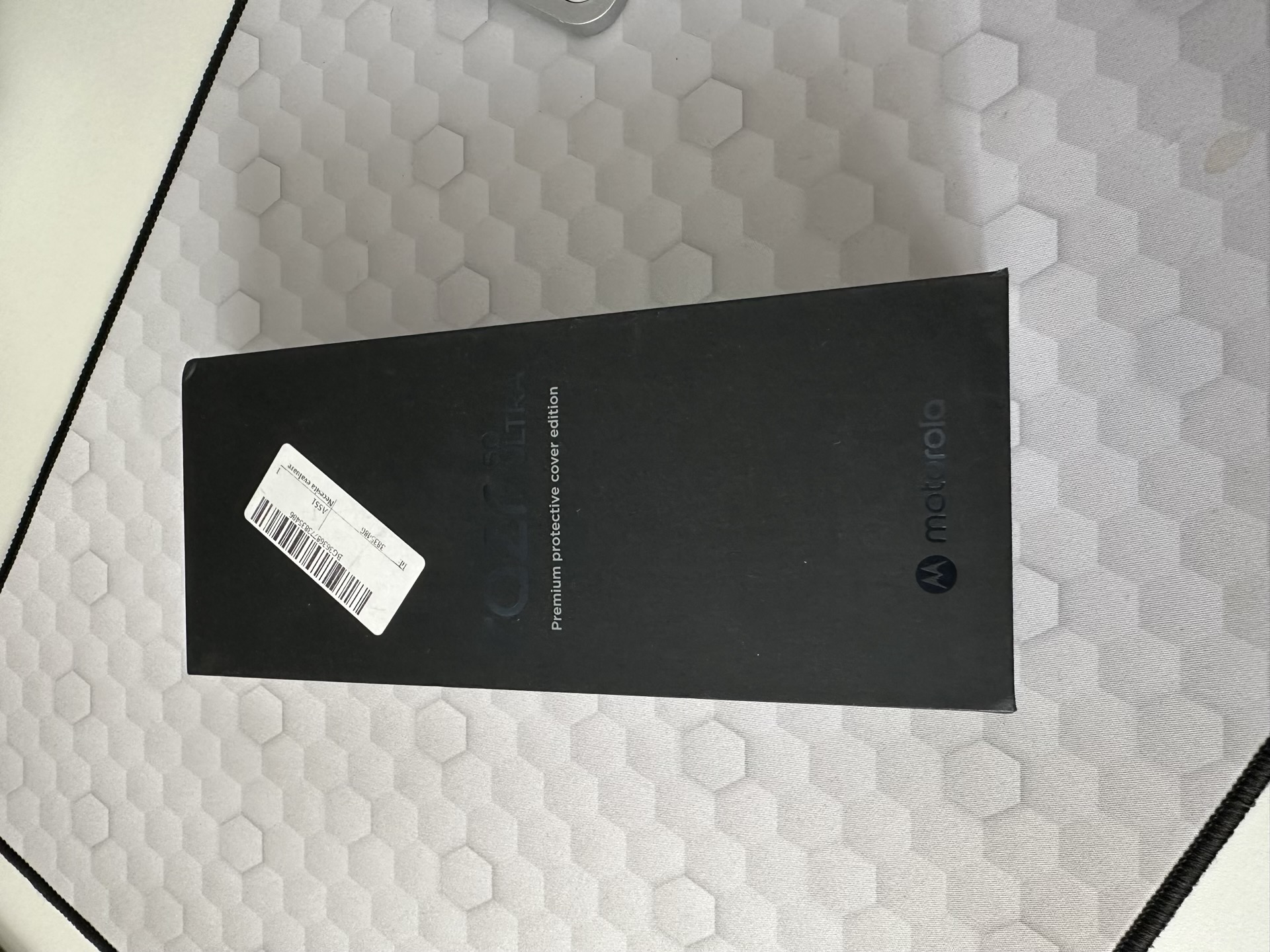 Motorola Razr 50 Ultra: Unboxing și Primele Impresii