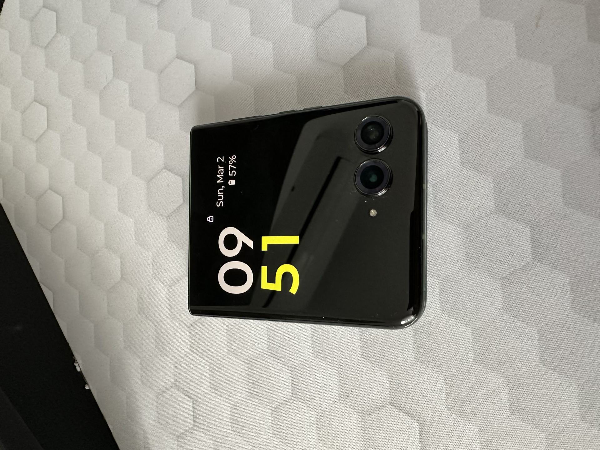 Motorola Razr 50 Ultra: Unboxing și Primele Impresii