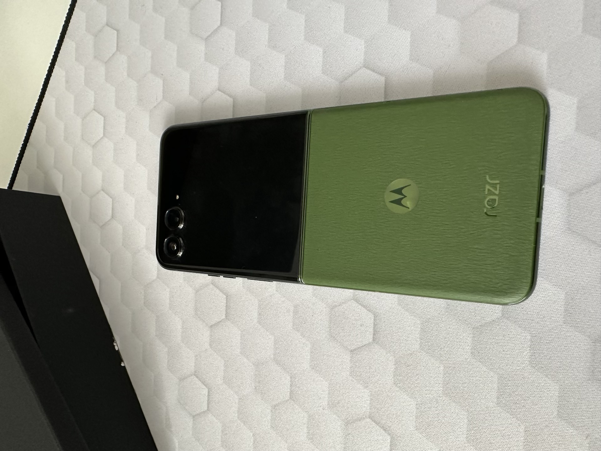 Motorola Razr 50 Ultra: Ghid de configurare inițială