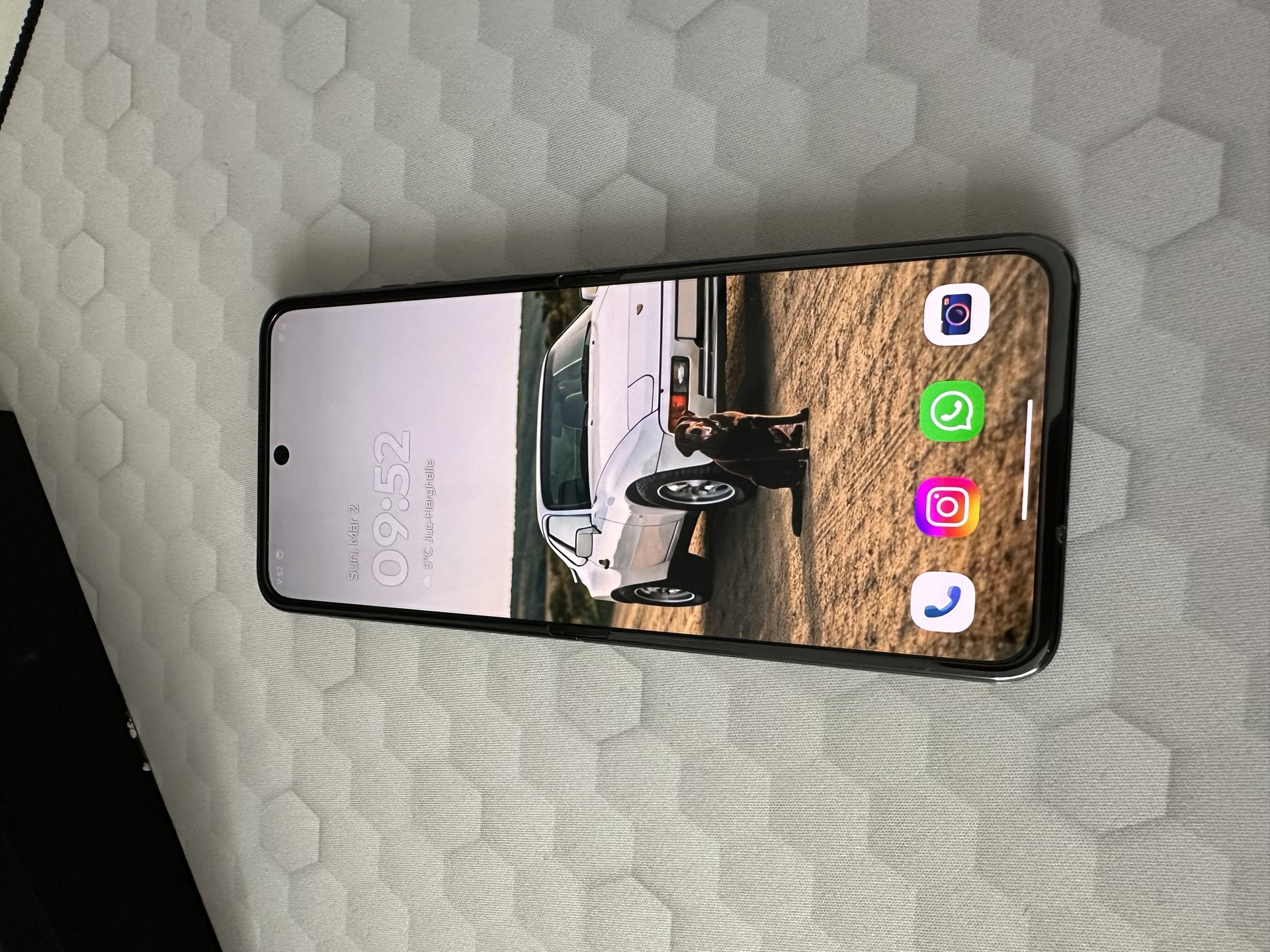 Motorola Razr 50 Ultra: Ghid de configurare inițială