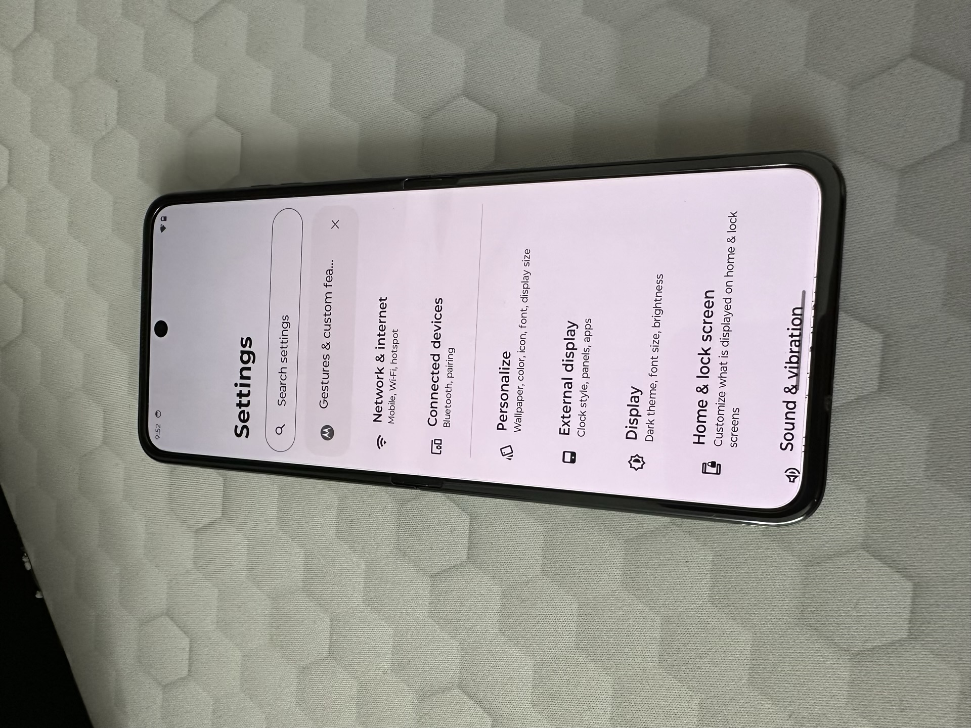 Motorola Razr 50 Ultra: Ghid de configurare inițială