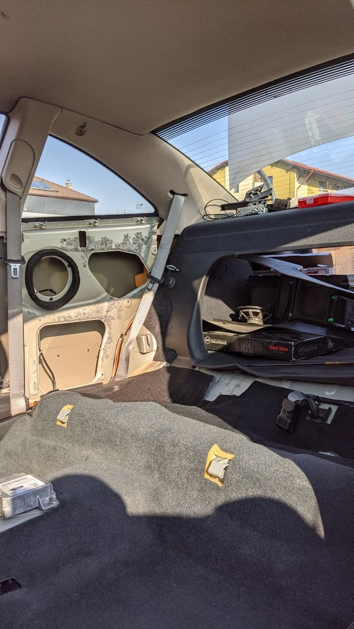 Restaurarea unui Opel Astra G Bertone: In căutarea perfecțiunii