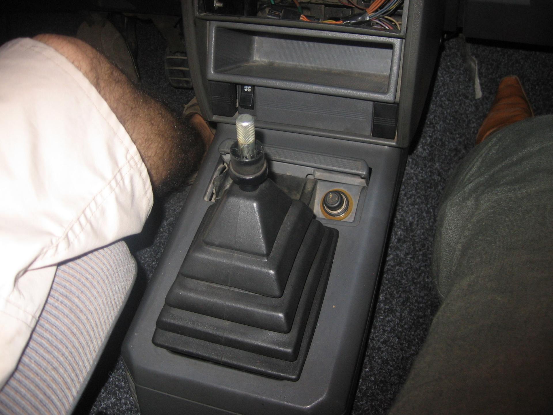 Prima dragoste pe patru roți: Renault Medallion DL (Renault 21)