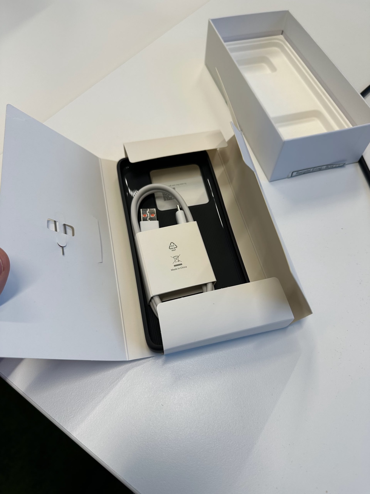 Unboxing & Review: Xiaomi 14T Pro