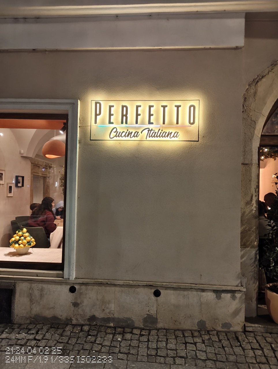 Nothing Phone 3a: Modul Night te lasă în întuneric când vine vorba de culori