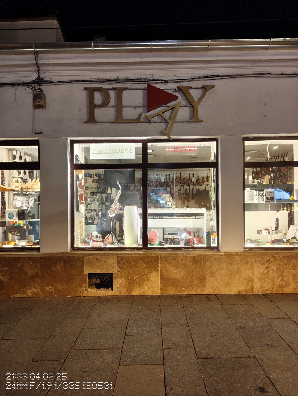 Nothing Phone 3a: Modul Night te lasă în întuneric când vine vorba de culori