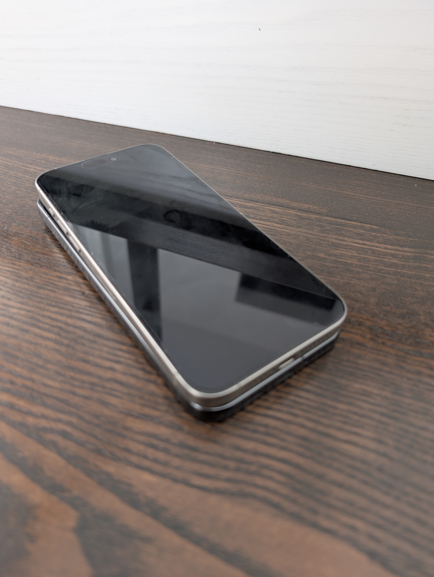 iPhone 15 Pro Max vs. Noul Pixel 9 Pro XL – Ce Alegi în Primăvara 2025?