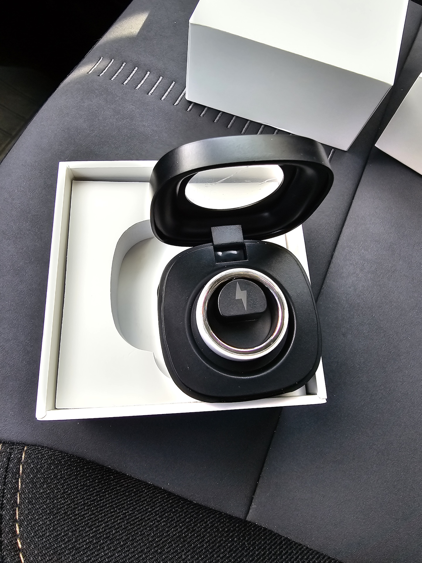 Misterul Inelelor Smart "R8": Miracol Tehnologic la Preț Redus sau Capcană Digitală?