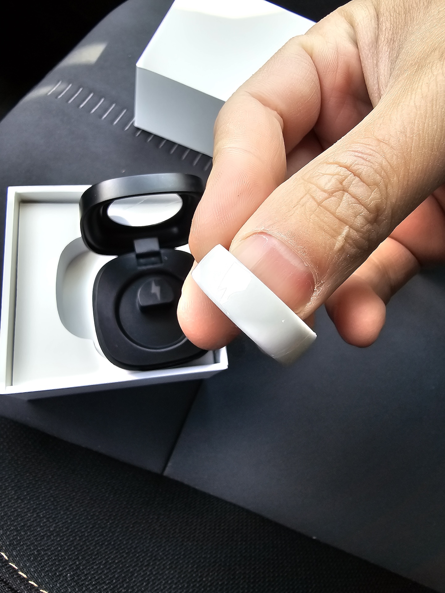 Misterul Inelelor Smart "R8": Miracol Tehnologic la Preț Redus sau Capcană Digitală?