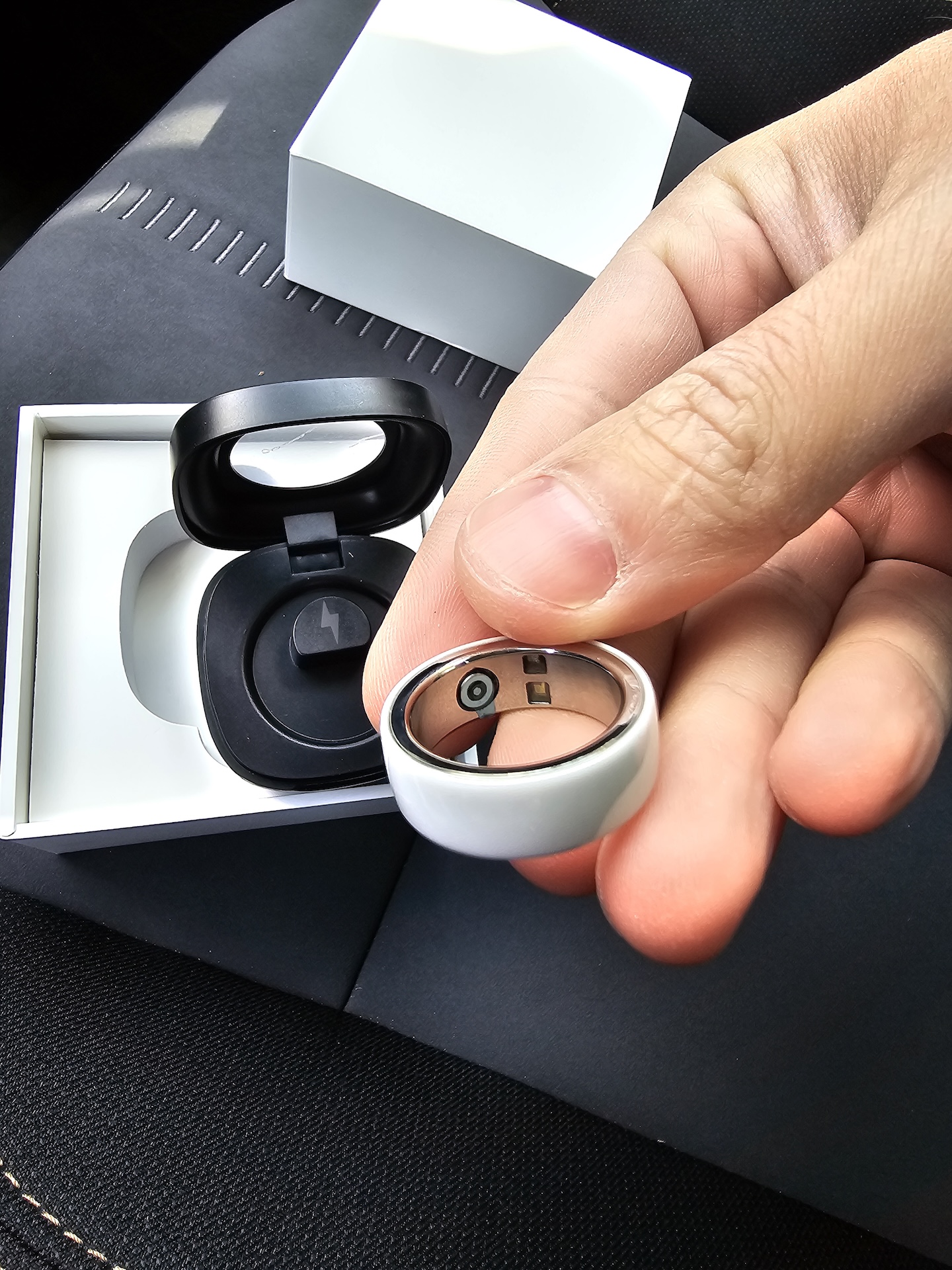 Misterul Inelelor Smart "R8": Miracol Tehnologic la Preț Redus sau Capcană Digitală?