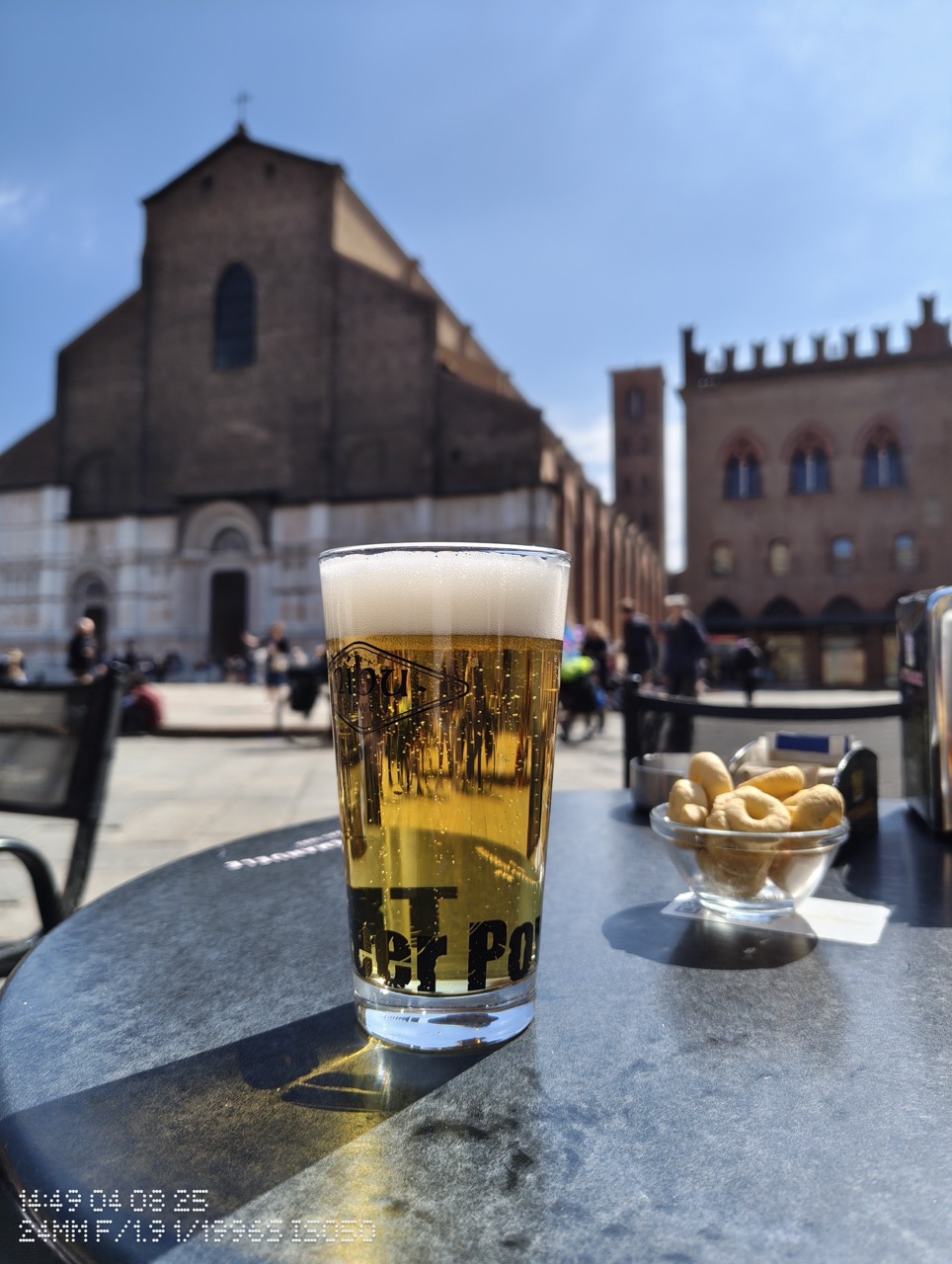 Am Testat Camera Nothing Phone 3a în Bologna: O Surpriză Plăcută la Buget!