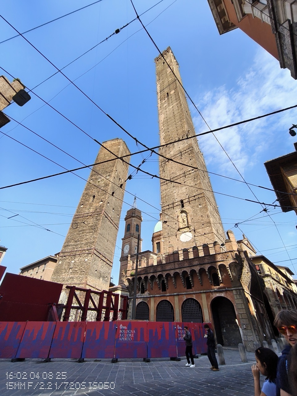 Am Testat Camera Nothing Phone 3a în Bologna: O Surpriză Plăcută la Buget!