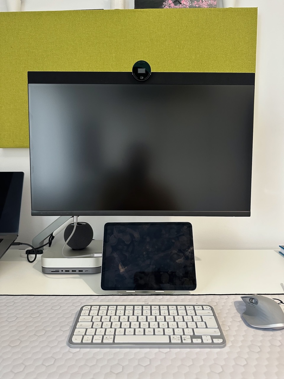 Dell P2724DEB, căutarea monitorului ideal s-a încheiat cu… greață?