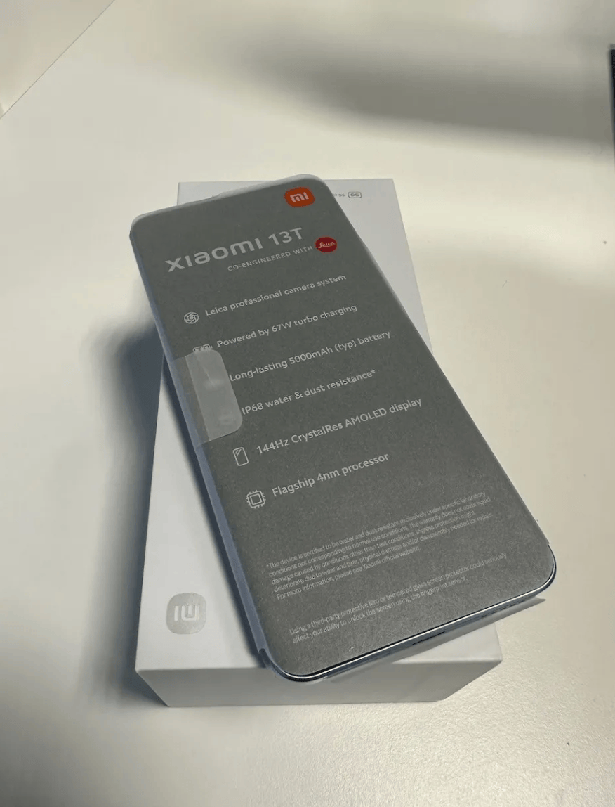 Impresie Xiaomi 13T: Există. Și cam atât?