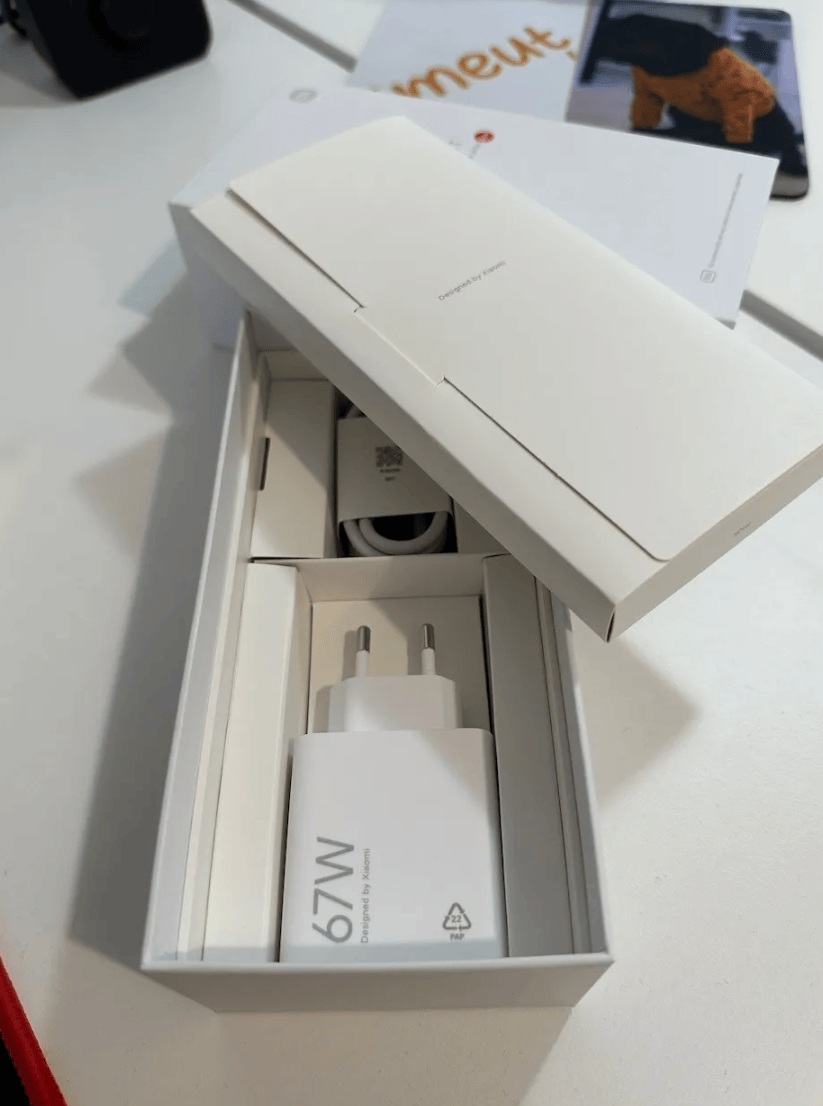 Impresie Xiaomi 13T: Există. Și cam atât?