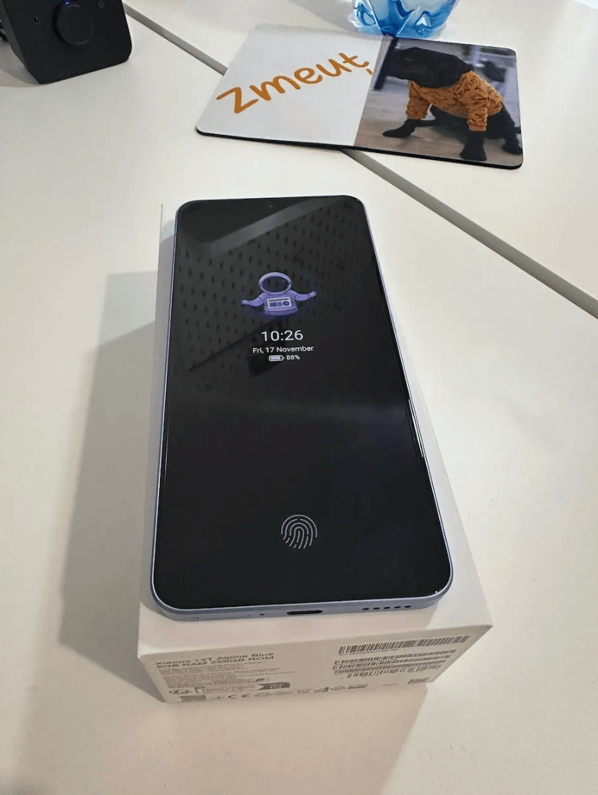 Impresie Xiaomi 13T: Există. Și cam atât?