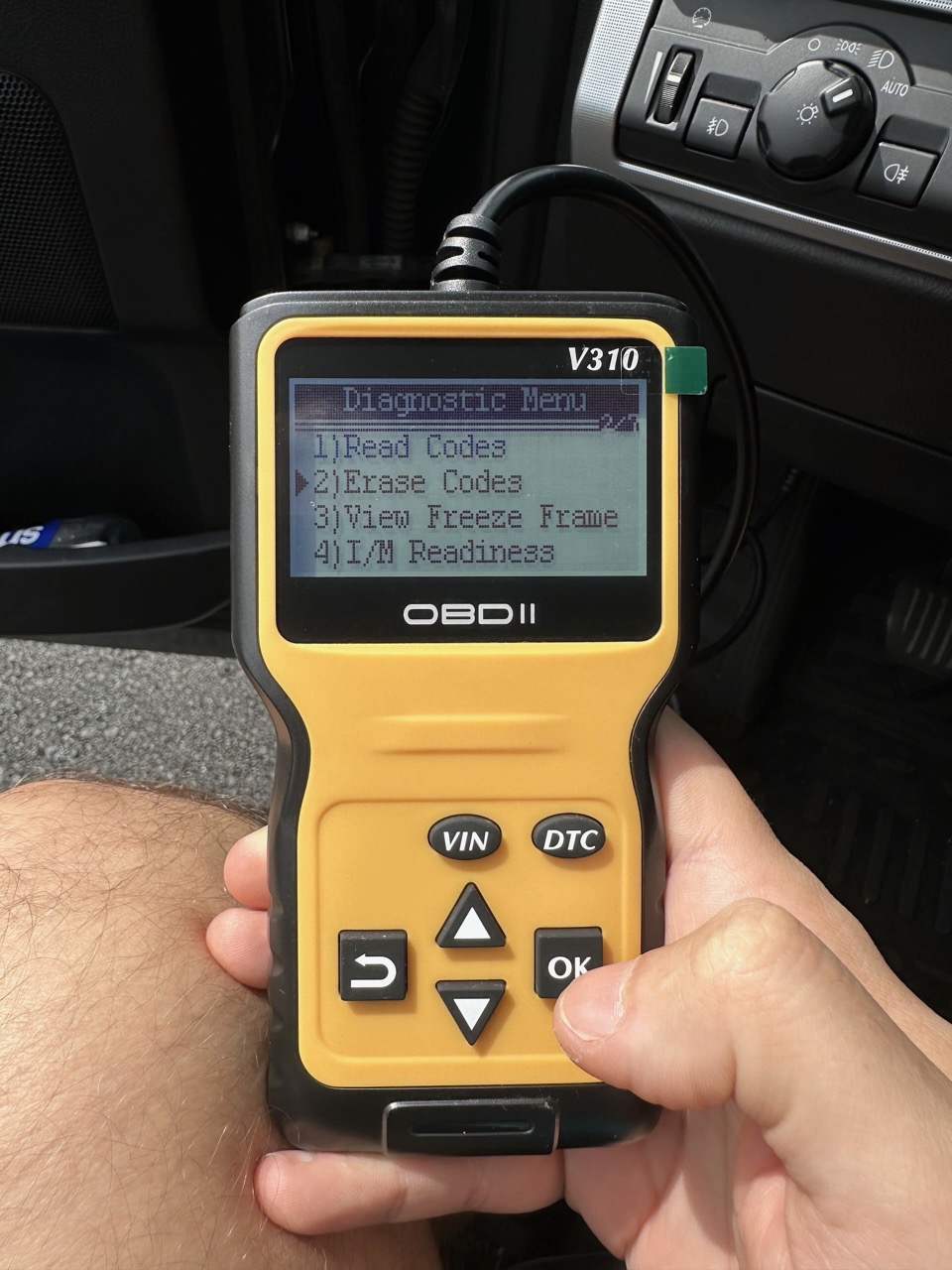 Tester Diagnoză auto multimarcă OBD2 V310 – recenzie completă și avantaje