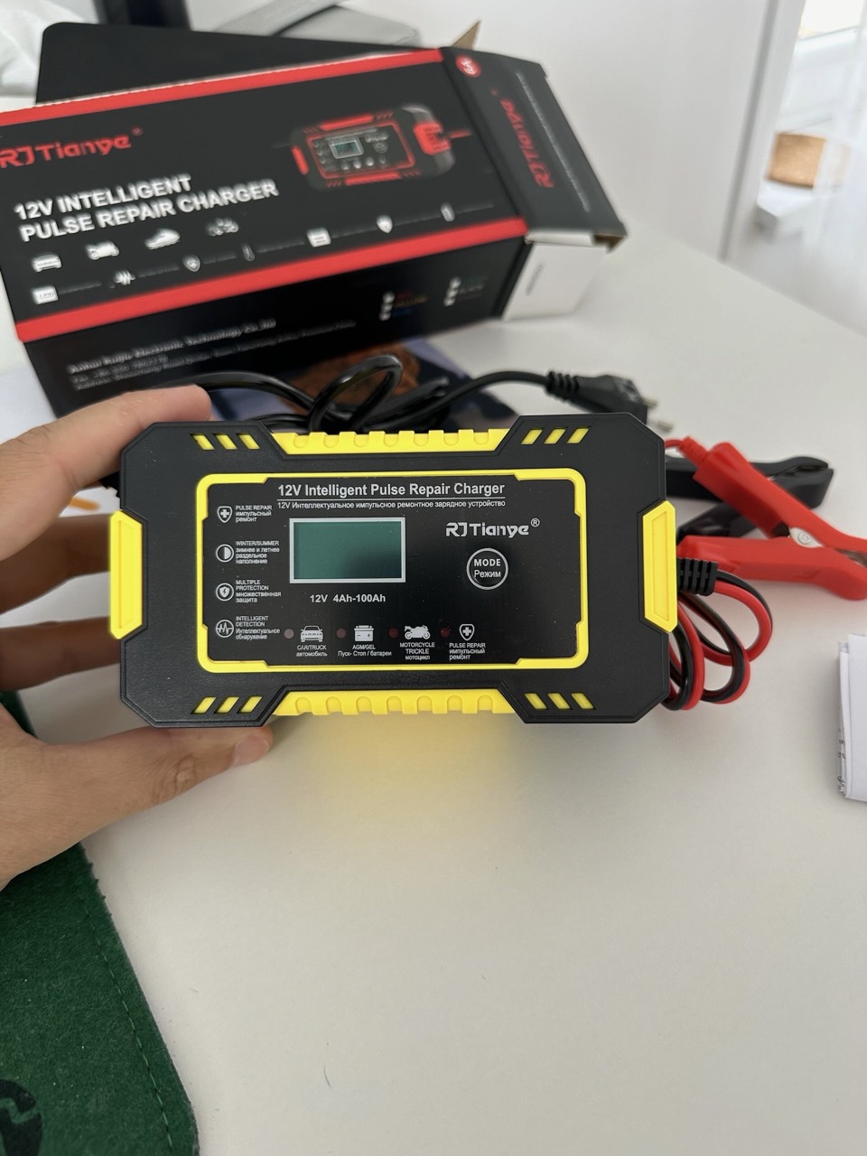 Redresor auto CHIGOODS 12V 6A – soluția inteligentă pentru întreținerea bateriei auto