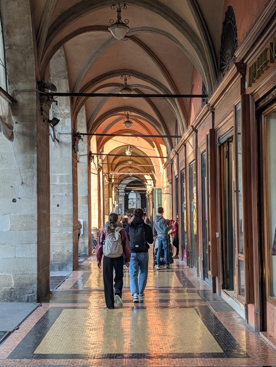 Recenzie Cameră Google Pixel 10 Pro XL: Magie Computațională? Mostre Foto Reale